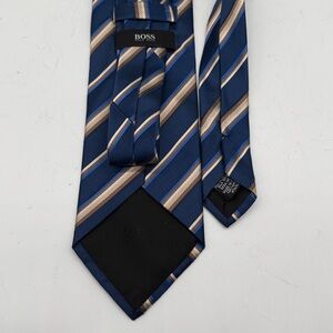 Hugo Boss Navy and Beige Diagonal Striped Tie